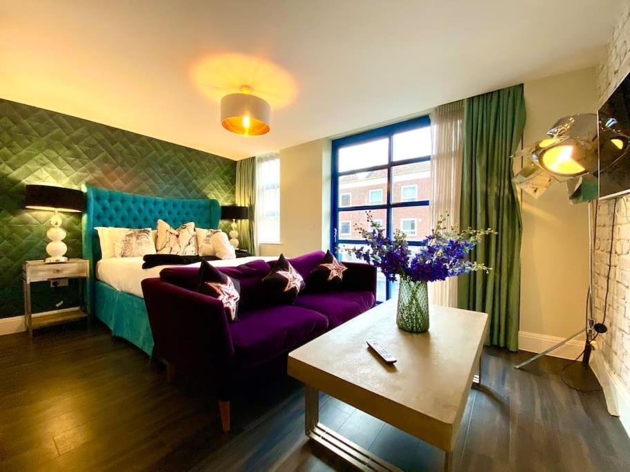 Stunning Apartment Suite - Free Parking & Wifi! Poole Εξωτερικό φωτογραφία